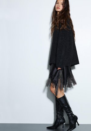 PULL&BEAR Škornji - black