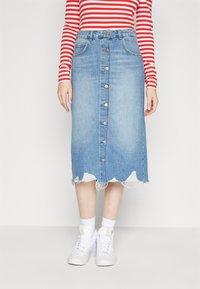 ONLY - ONLFARRAN SKIRT  - Pliiatsseelik - medium blue denim Väikepilt 1