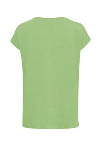Camiseta verde de manga corta, con un cuello redondo y una ligera textura jaspeada. Presenta un corte recto y una costura vertical en la parte trasera.