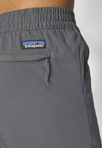 Thumbnail Image 6