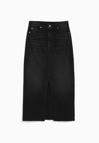 Černá džínová sukně s přímým střihem a předním rozparkem. Obsahuje kovové stříbrné detaily, pět kapes a neupravený lem.