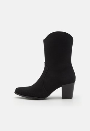 Stiefelette - black