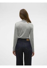 Vero Moda VMSARAH ALBERTE HIGHNECK  - Džemperis - light grey melange