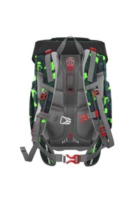 Rugzak met een grijs en groen camouflagedesign, gevoerde schouderbanden, verstelbare gespen en een versterkte achterpaneel voor ondersteuning.