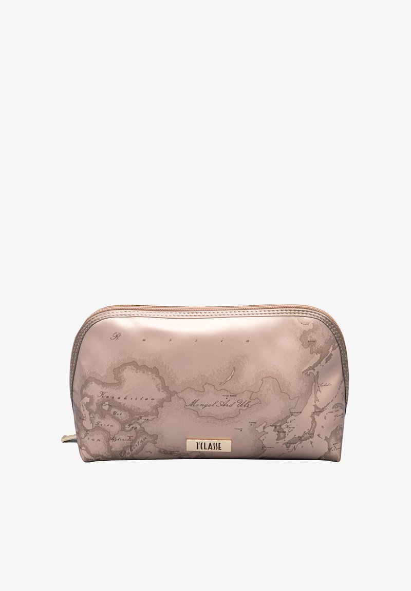 Borsa da viaggio in ecopelle rosa con stampa mappa del mondo, chiusura con cerniera e piastra logo metallica sul davanti. Bordi arrotondati, texture liscia.