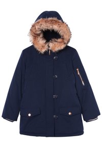 Chaqueta de invierno azul marino con capucha forrada de piel, botones frontales, bolsillo con cremallera en la manga y dos bolsillos de solapa con cierres a presión.