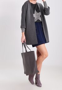 Anna Field Neule - mottled anthracite
