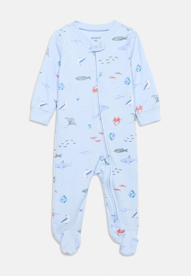 Ανοιχτό μπλε βρεφικό φορμάκι με μακριά μανίκια και πόδια, διακοσμημένο με πολύχρωμους θαλάσσιους οργανισμούς όπως ψάρια, καβούρια, καρχαρίες και γλάρους.