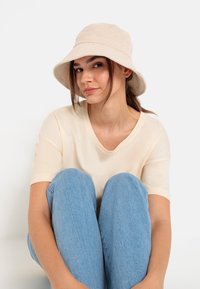 LASCANA FISCHERHUT - Klobúk - beige