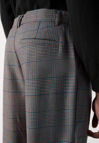 Heathe DARAMOLA TROUSERS - Calças - multicolour