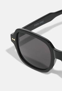 Pier One by Zalando UNISEX - Sonnenbrille - black