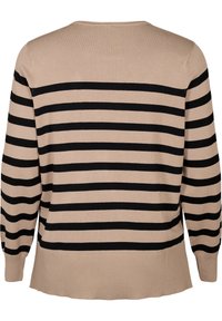 Pull beige avec des rayures horizontales noires. Comprend des poignets et un ourlet côtelés. Tissu tricoté doux avec une coupe décontractée et un col ras du cou.