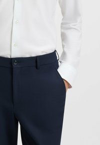 BOSS P-HANK SPREAD - Camicia elegante - white