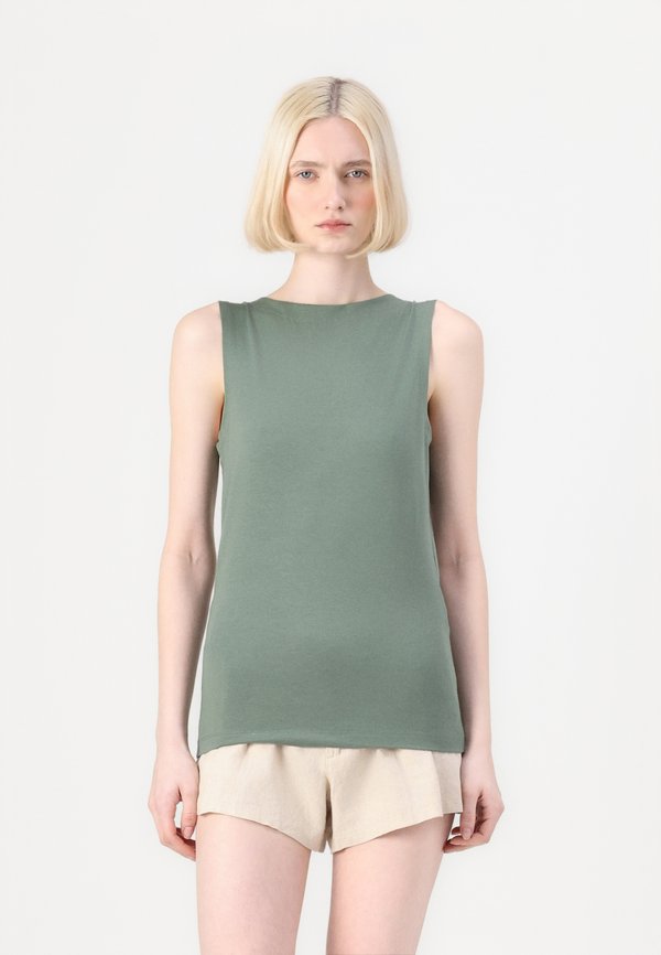 VMPANDA - Top - laurel wreath