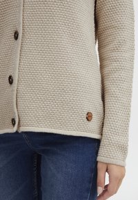 Oxmo OXHelga - Gilet - oatmeal