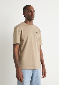 Calvin Klein COMFORT FIT - Jednoduché tričko - brindle