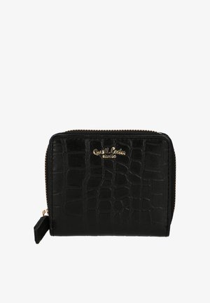 Portafoglio in pelle nera con motivo coccodrillo, cerniera dorata e logo "Guest London studio" sul davanti.