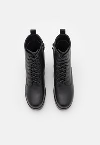 Koi Footwear GIN PLATFORM MILITARY BOOTS - Šņorējami puszābaki - black