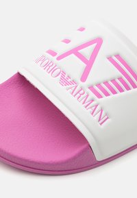 EA7 Emporio Armani UNISEX - Papuci înot - cyclamen/white