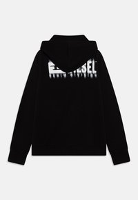 Felpa nera con una texture morbida, caratterizzata da un grande logo bianco stampato sul retro e da un design classico con cappuccio e polsini a costine.