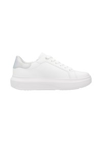 Baskets blanches avec un dessus en cuir lisse, des lacets plats, un bout rond, et un accent argenté texturé et brillant au niveau du talon.
