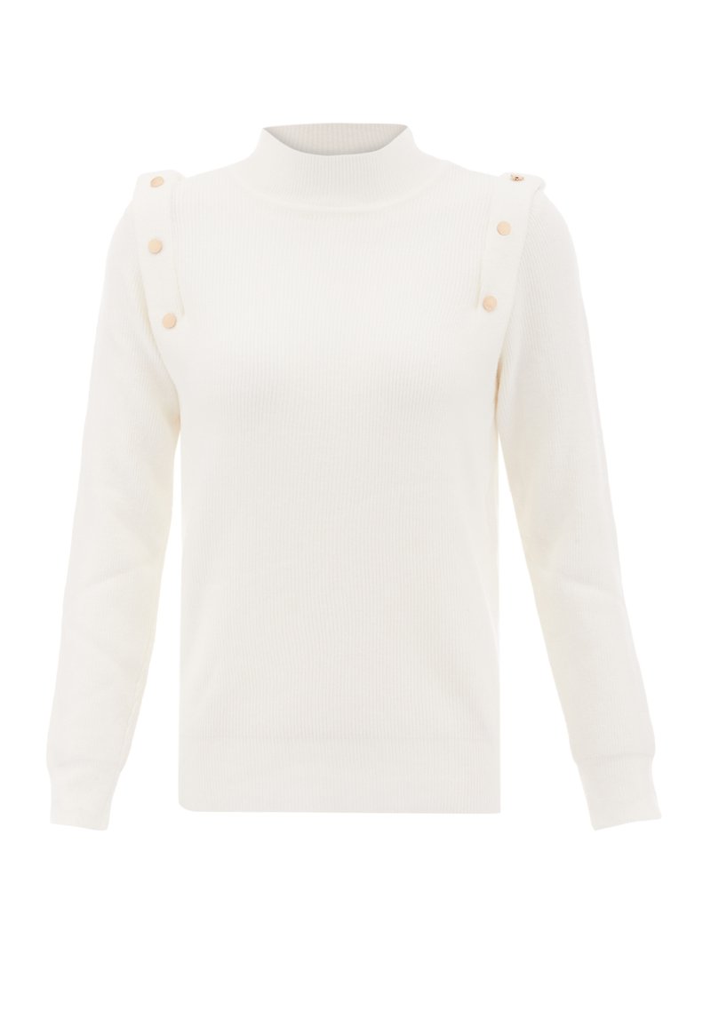 Maglione bianco a coste con collo alto, maniche lunghe e dettagli delle spalle con bottoni in una tonalità di legno chiaro a contrasto.
