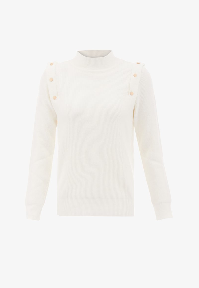 Maglione bianco a coste con collo alto, maniche lunghe e dettagli delle spalle con bottoni in una tonalità di legno chiaro a contrasto.