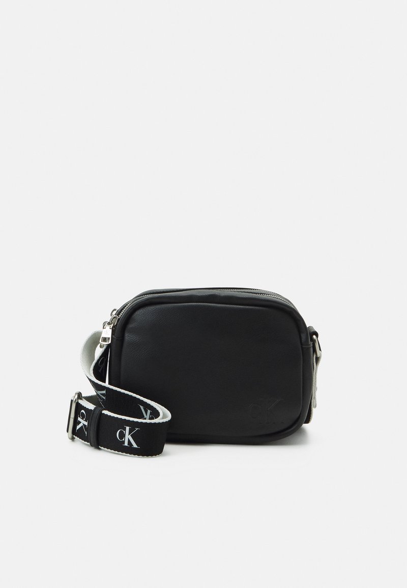 Calvin Klein Jeans ULTRALIGHT ZIP CAMERA Across body bag black