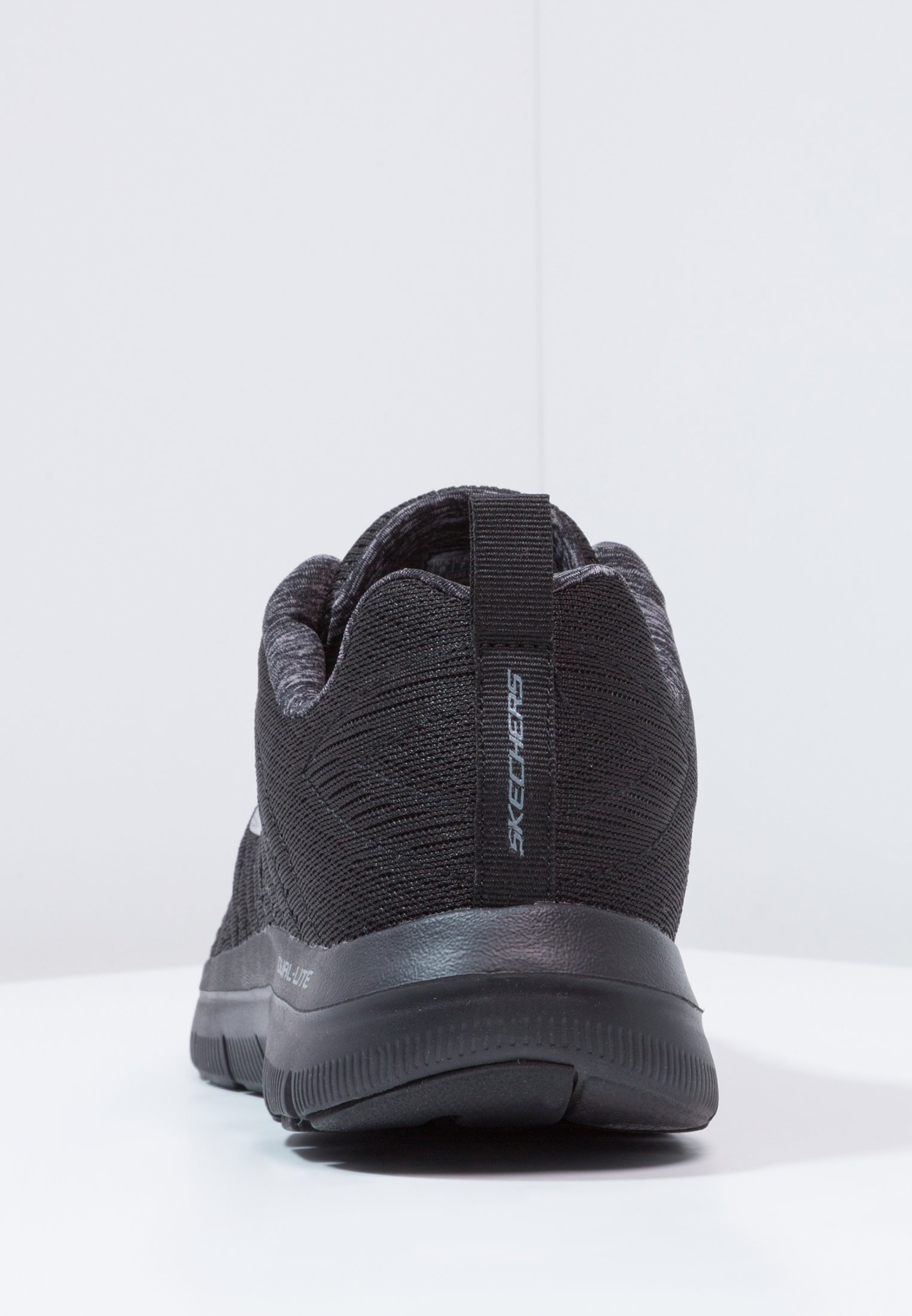 nike flex advantage trainers