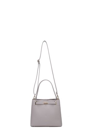 Sac à main structuré gris avec poignée courte et longue bandoulière réglable, équipé d'un fermoir et de détails métalliques dorés.