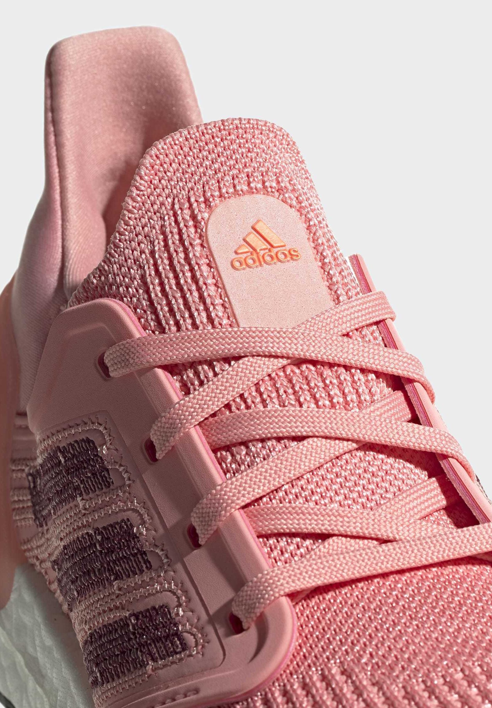 adidas Performance ULTRABOOST 20 SHOES - Hardloopschoenen neutraal -  pink/donkerroze - Zalando.nl