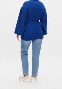 MAMALICIOUS Stickad tröja - blue
