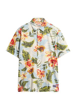 Korte mouwen bloes met een lichtblauwe achtergrond, versierd met levendige rode en gele bloemen en groene bladeren. Met knoopsluiting op de kraag, gemaakt van katoen.