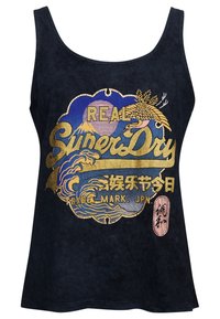 Camiseta sin mangas negra con un diseño gráfico colorido y letras doradas, que representa montañas, olas y un pájaro. Fabricada con una tela suave.