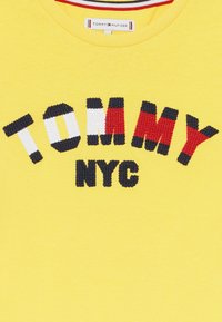 Tommy Hilfiger T-shirts print - yellow