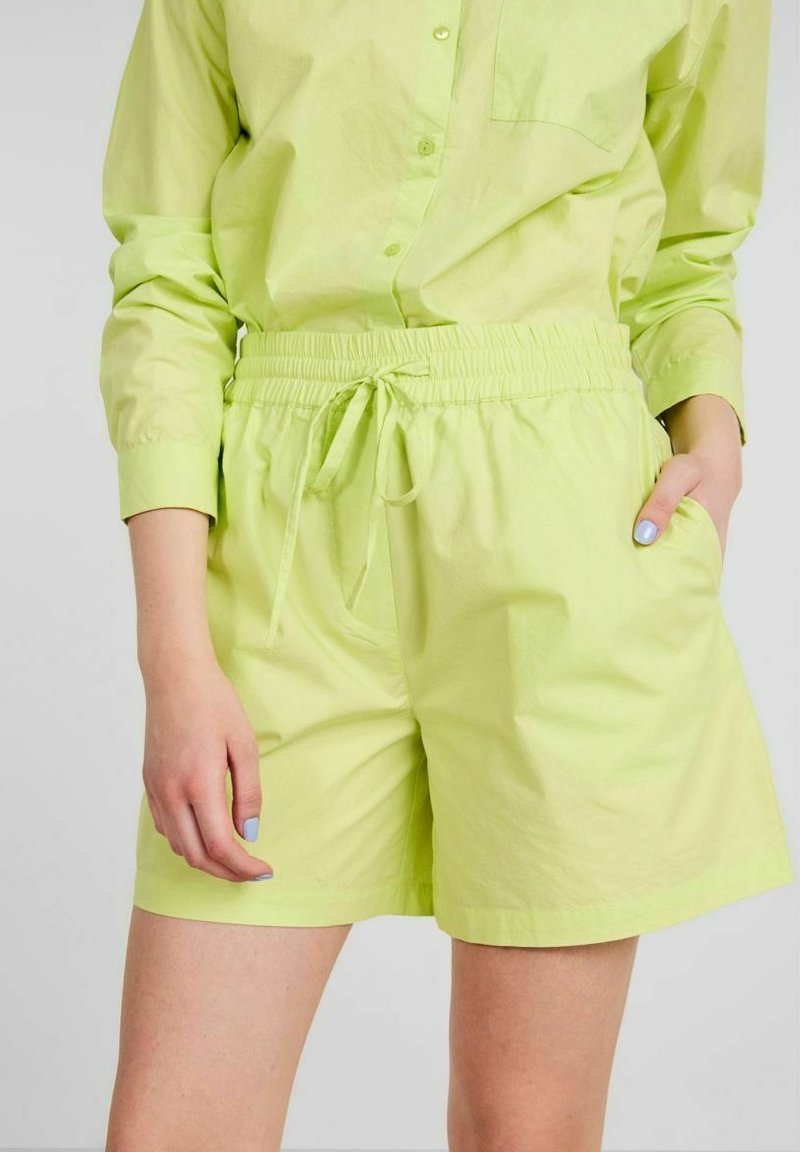 Damen Kleider | Pieces PCAVA Shorts daiquiri green/neongelb - XZ16812 Damen Kleider | Pieces PCAVA Shorts daiquiri green/neongelb - XZ16812