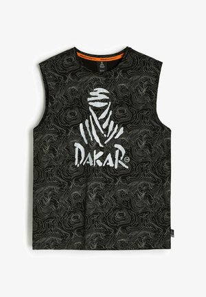 Czarny bezrękawnik z białym graficznym wzorem i napisem "DAKAR", z teksturowanym falistym wzorem w jasnoszarym kolorze na całej tkaninie.