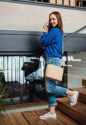 VUCH, VUCH PATTE - Cross body bag - béžová