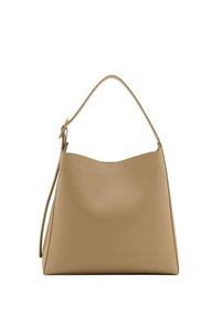 Borsa a tracolla in pelle beige con parte superiore curva, base piatta e una sola tracolla. Texture liscia con design minimalista. Nessun hardware visibile.