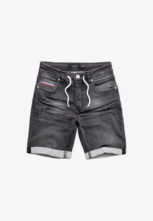 Schwarze Denim-Shorts mit weißem Kordelzug, leichter Waschung, umgeschlagenem Saum und kleinen Taschen mit roten und blauen Streifen.