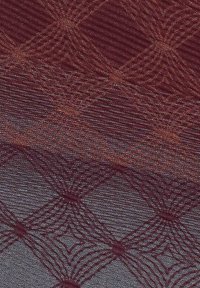 Tessuto con un gradiente dal profondo bordeaux al blu scuro, con intricate forme geometriche e una superficie texturizzata.