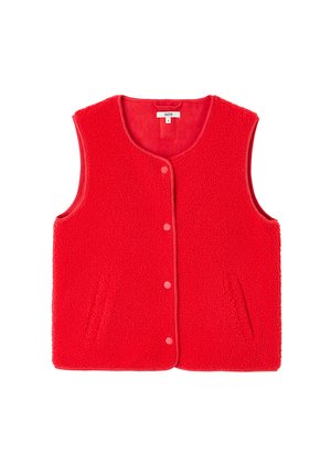 Gilet en polaire rouge avec un col rond, une fermeture à boutons sur le devant et deux poches latérales. Texture douce avec une couleur unie sans motifs.