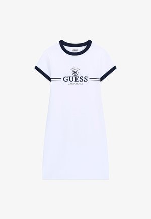 Biała sukienka-tunika z krótkim rękawem, z granatowym kołnierzem i krawędziami rękawów, z logo "GUESS California Sports Club" na przodzie.