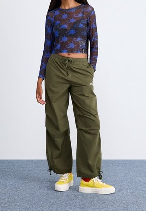 Sneakers - gold-coloured