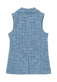 Ärmellose blaue Weste mit einem strukturierten Karomuster. Verfügt über einen hohen Kragen und einen geraden Schnitt, hergestellt aus einem gewebten Stoff. Rückansicht gezeigt.