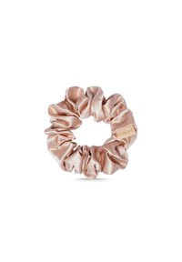 Jedwabna gumka do włosów w jasnoróżowym kolorze, z marszczonym wzorem i gładką fakturą. Trwała i elastyczna, idealna do zapewnienia bezpieczeństwa włosów bez ich uszkadzania.