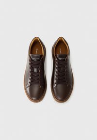 GANT MC JULIEN - Matalavartiset tennarit - dark brown