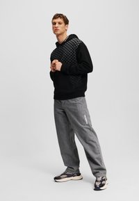 KARL LAGERFELD MONOGRAM DEGRADÉ - Mikina s kapucňou - black