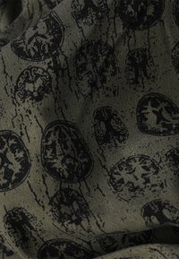 Former Nadrágok - sage