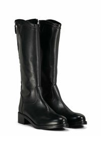 Bottes en cuir noir jusqu'aux genoux avec un bout arrondi, un talon plat et des coutures minimales. Elles présentent une texture lisse et brillante avec des accents latéraux subtils.
